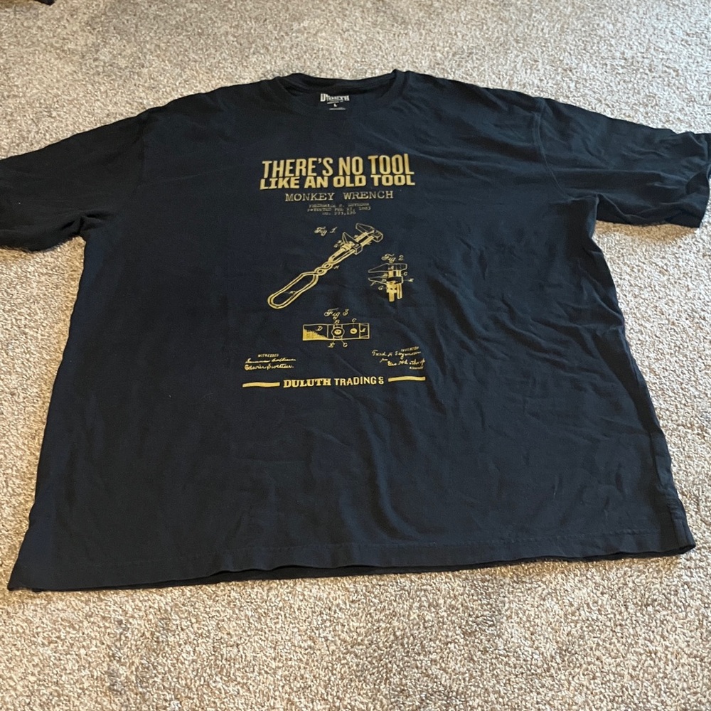 DULUTH TRADING CO. MEN’S LONGTAIL T MONKEY WRENCH LOGO TSHIRT SIZE L